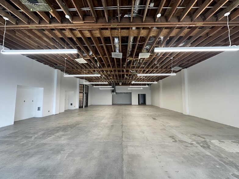 More Photos Of 11628-11632 Barrington Ct, Los Angeles Storefront Retail Office For Lease