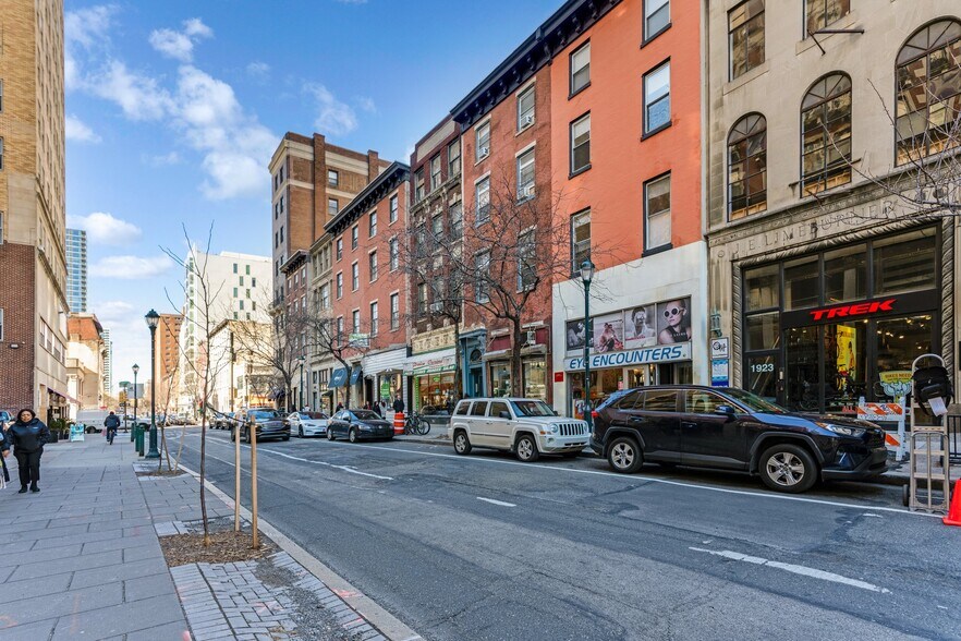 Primary Photo Of 1923 Chestnut St, Philadelphia Apartments For Lease