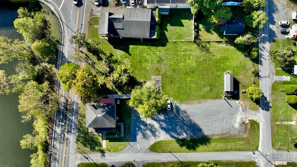 More Photos Of 101 Davis st, Alderson Freestanding For Sale
