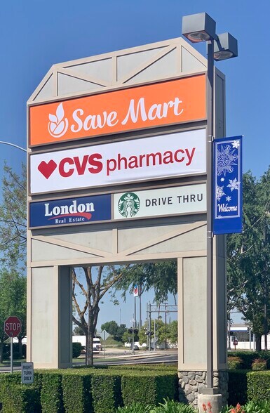 More Photos Of 935-939 Sierra St, Kingsburg Storefront For Lease