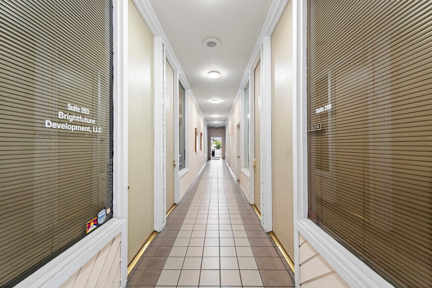 More Photos Of 1131 E Main St, Tustin Office Residential For Lease