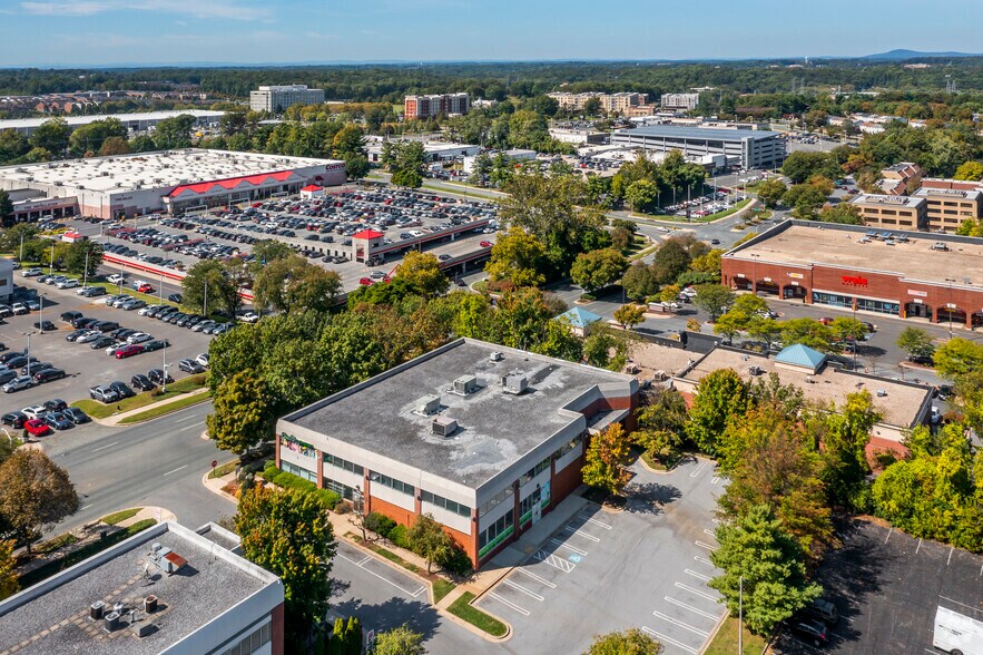 More Photos Of 831 Russell Ave, Gaithersburg Freestanding For Lease