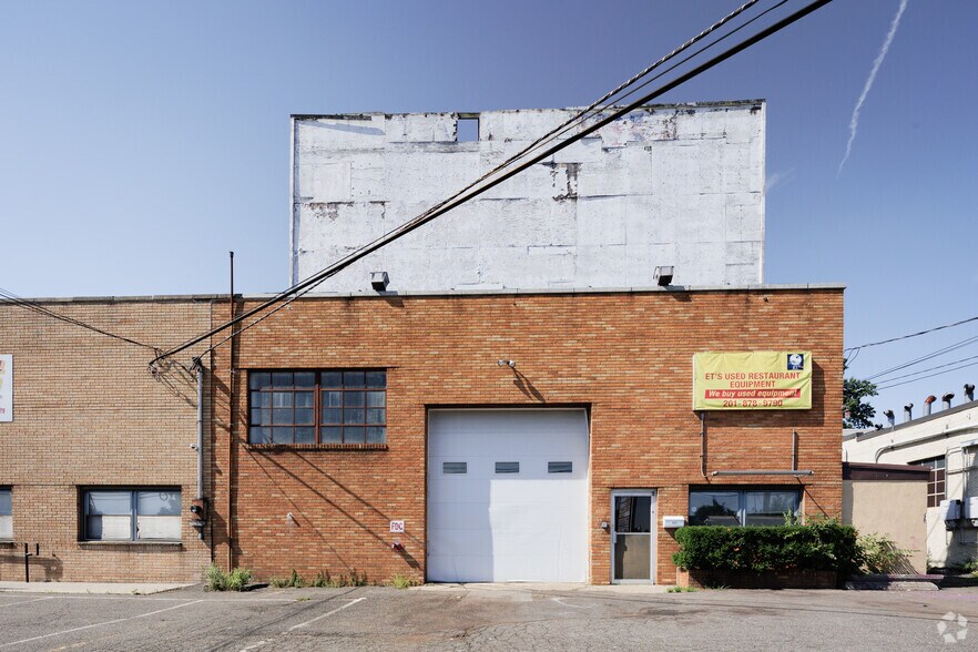 More Photos Of 403-405 W Pleasantview Ave, Hackensack Light Manufacturing For Sale