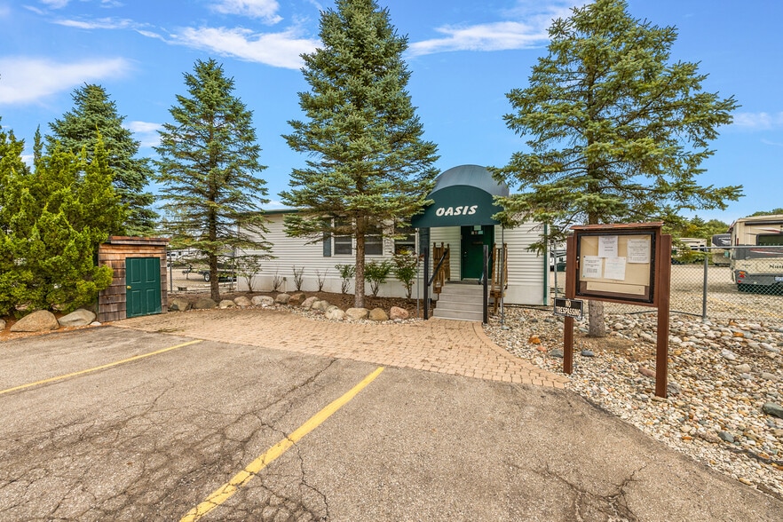 More Photos Of 59120 Oasis Center Dr, South Lyon Self Storage For Sale