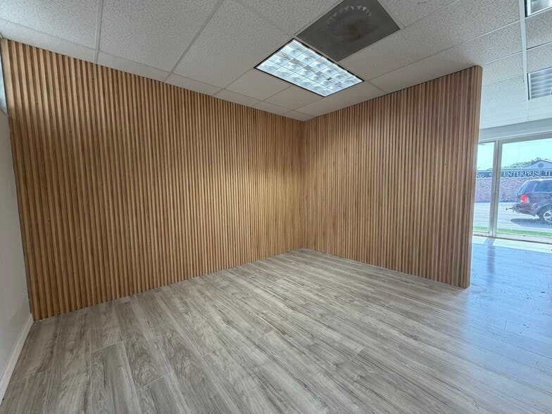 More Photos Of 3418 W Swann Ave, Tampa Office For Lease