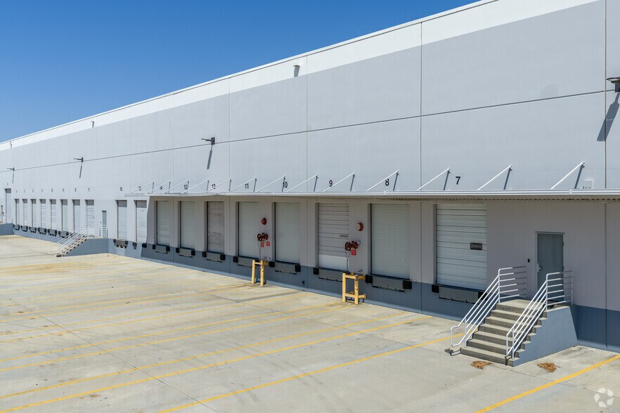 More Photos Of 1100 S Etiwanda Ave, Ontario Warehouse For Lease