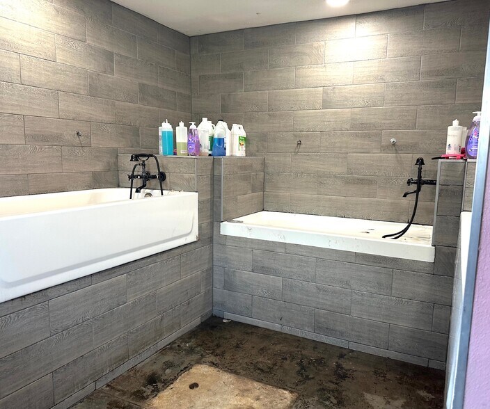 More Photos Of 119-121 Allamanda Dr, Lakeland Freestanding For Sale