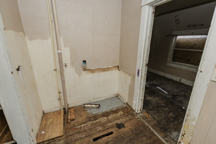 More Photos Of 123 E Madison Ave, Arkansas City Apartments For Sale