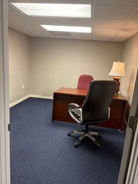 More Photos Of 3640 Hewatt Ct, Snellville Light Distribution For Sale