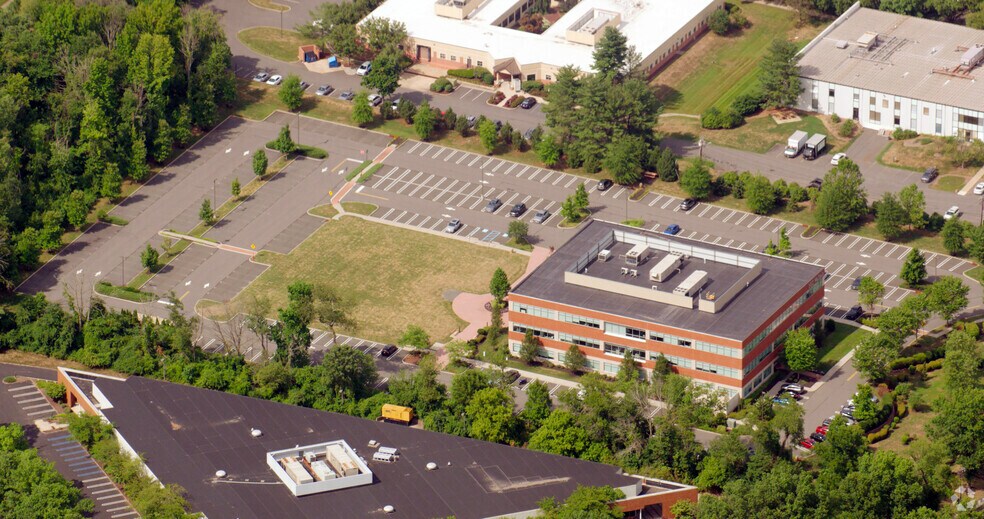 More Photos Of 19 Roszel Rd, Princeton Office For Lease