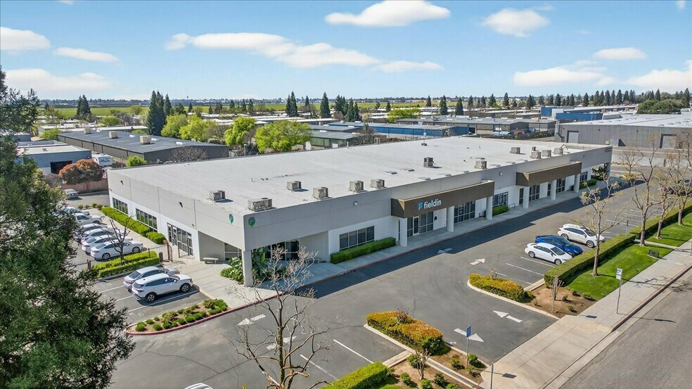 More Photos Of 2695 N Fowler Ave, Fresno Light Distribution For Lease