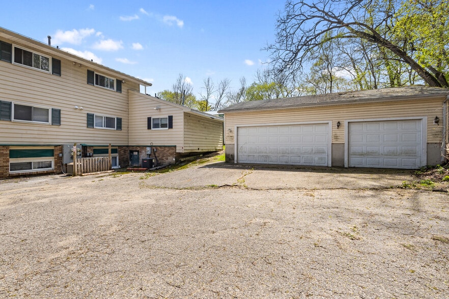 More Photos Of 525 N Arlington St, Kalamazoo Apartments For Sale