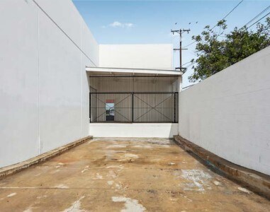 More Photos Of 920 E 1st St, Santa Ana Showroom For Lease