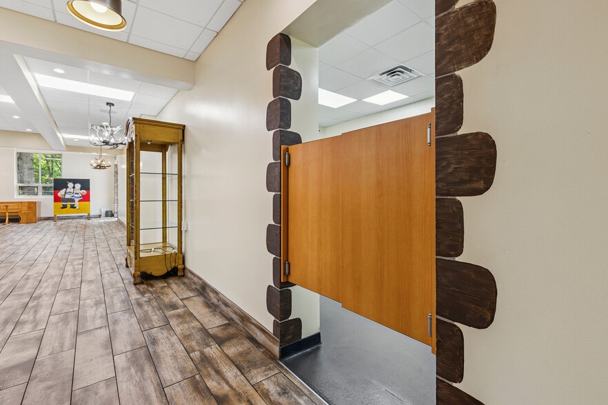 More Photos Of 102 N Rogers St, Aberdeen Restaurant For Sale