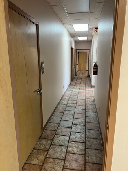 More Photos Of 240 Corporate Dr, Sibley Distribution For Sale