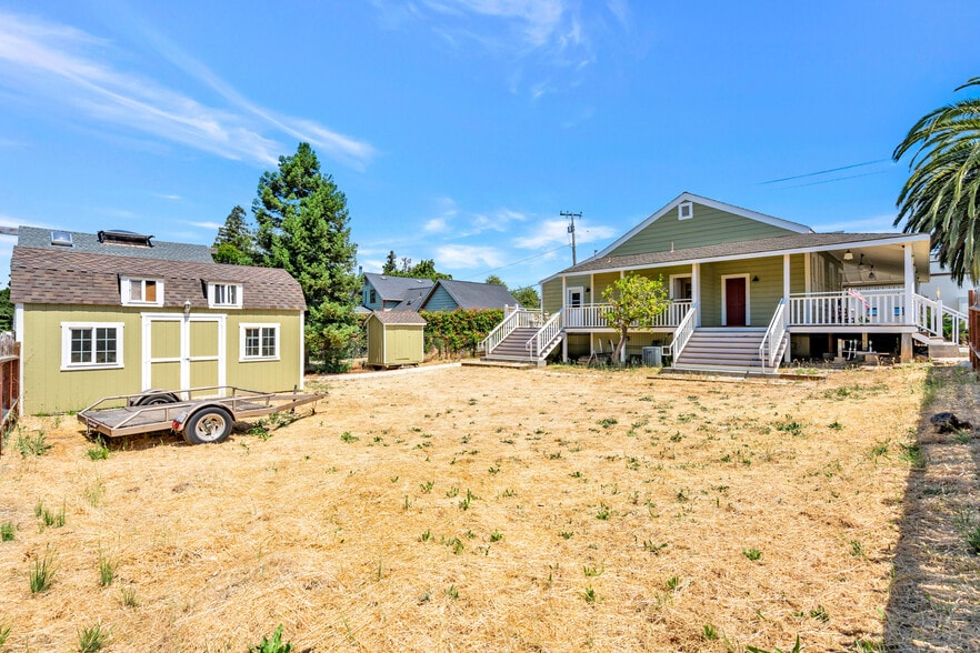 More Photos Of 602 W K St, Benicia Freestanding For Sale
