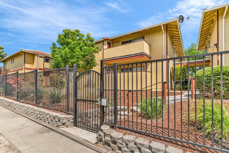 More Photos Of 2170-2180 Fremont St, Concord Apartments For Sale