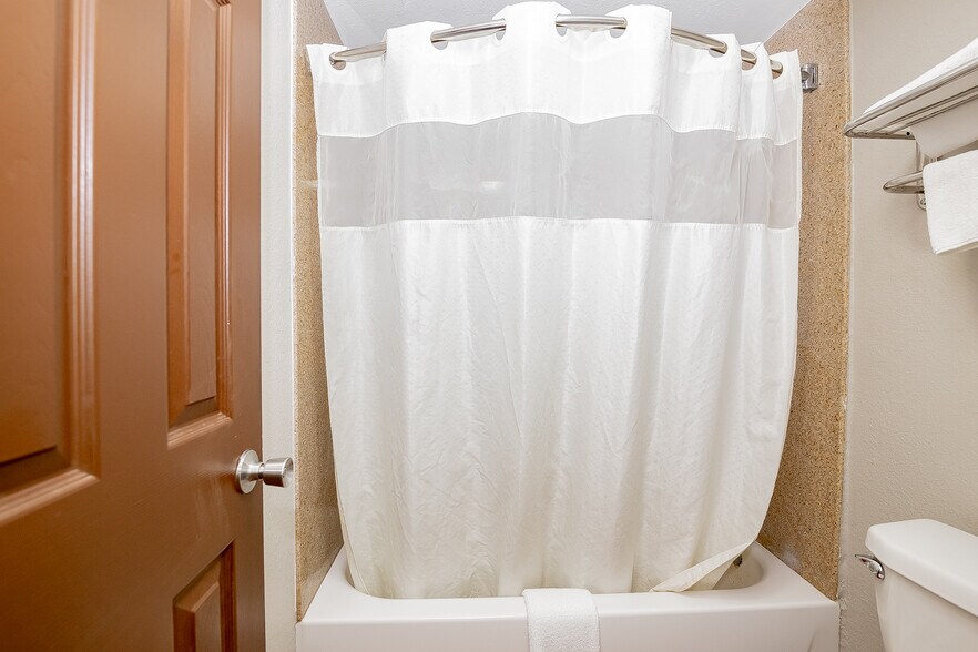 More Photos Of 3005 Houston Hwy, Victoria Hotel For Sale