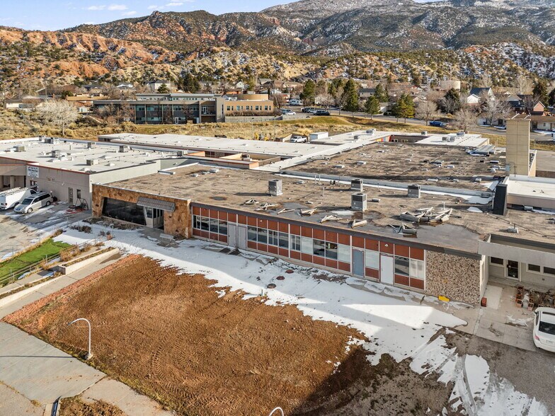 More Photos Of 120 E Altamira Dr, Cedar City Office Residential For Lease