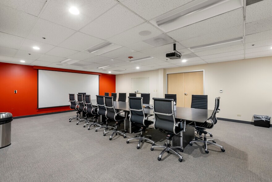 More Photos Of 400 W 48th Ave, Denver Office For Lease