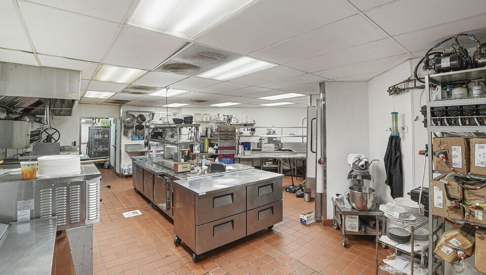 More Photos Of 1814 N El Camino Real, San Clemente Restaurant For Sale