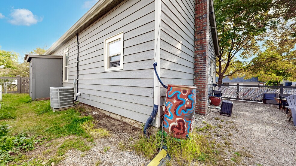 More Photos Of 100 W Cleveland St, Lafayette Office Residential For Sale