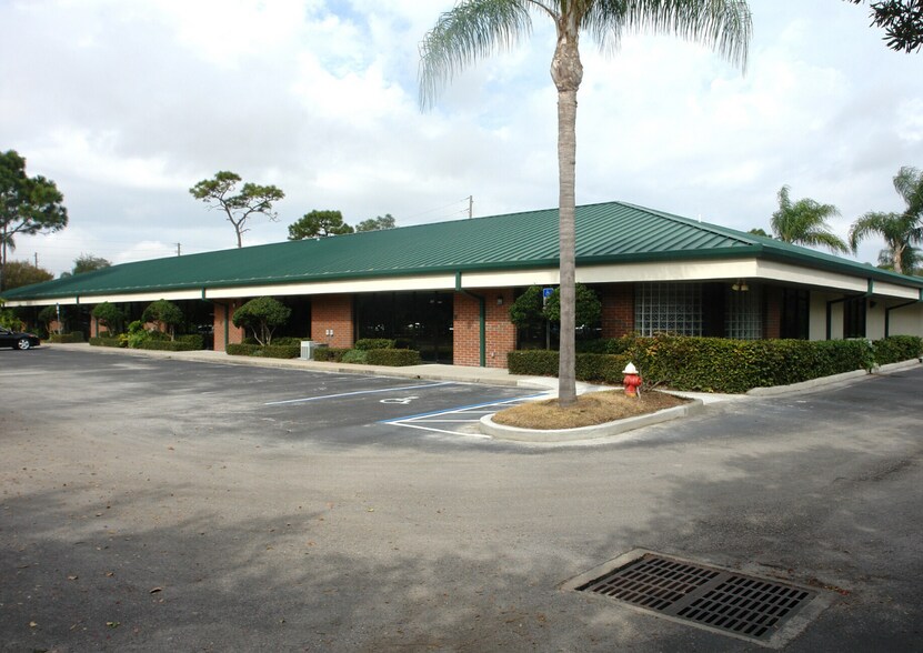 Primary Photo Of 4704 140th N ave, Clearwater Flex For Sale