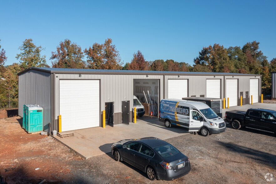 More Photos Of 1729 Locust Hill Rd, Greer Unknown For Lease