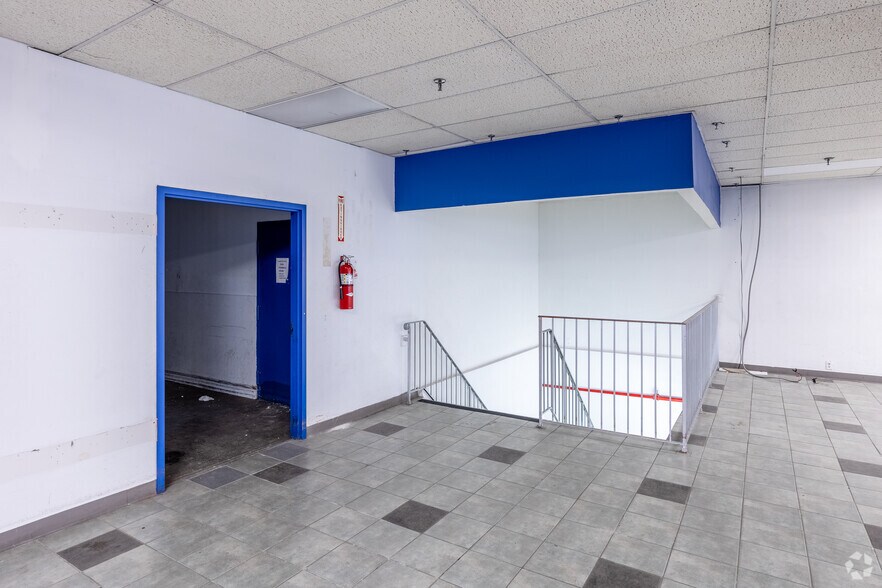 More Photos Of 512 W 181st St, New York Office For Lease