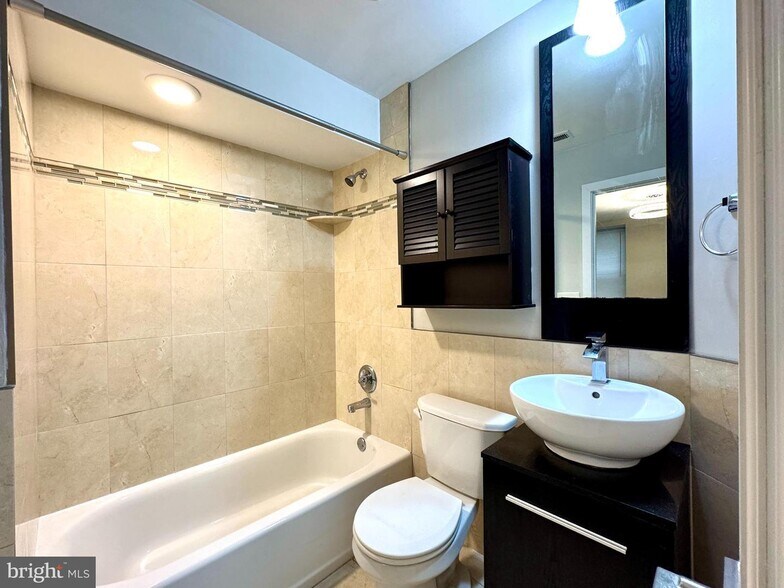 More Photos Of 1014 E Moyamensing Ave, Philadelphia Multifamily For Sale