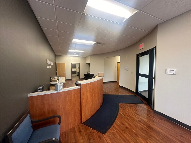 More Photos Of 17 Technology Pl, East Syracuse Office For Lease