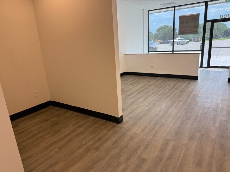More Photos Of 905-909 State Rte 92, Kearney, MO 64060, USA, Kearney General Retail For Lease
