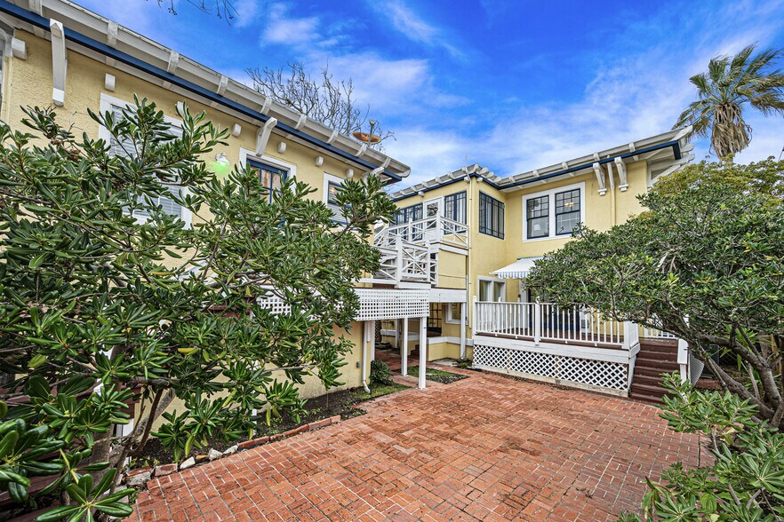 More Photos Of 1723 25th St, Galveston Hospitality For Sale