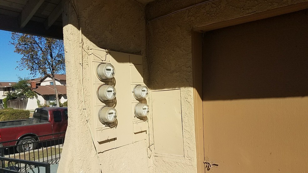 More Photos Of 1908 E Coral Ave, Orange Apartments For Sale