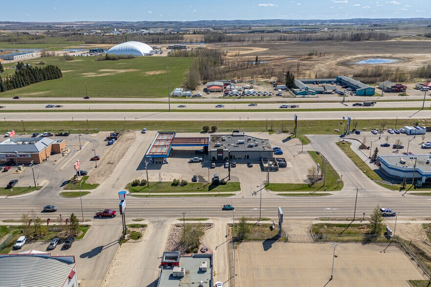 More Photos Of 135 Leva Ave, Red Deer County Restaurant For Sale