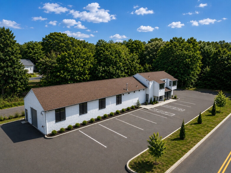 More Photos Of 20 Taylor St, Littleton Showroom For Lease