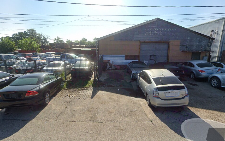 More Photos Of 8711 Dexter St, Houston Warehouse For Lease