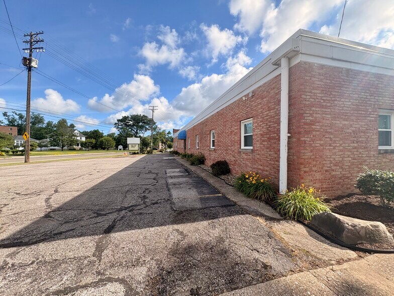 More Photos Of 4367 Rocky River Dr, Cleveland Medical For Sale