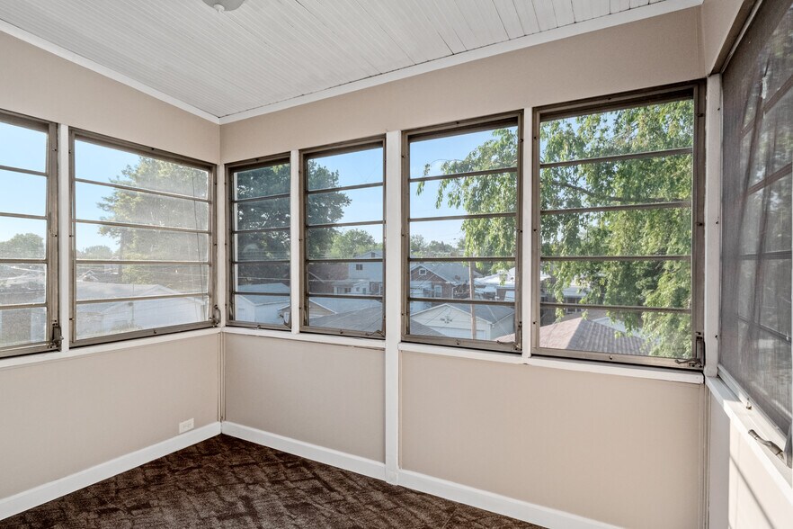 More Photos Of 5007 Goethe Ave, Saint Louis Multifamily For Sale