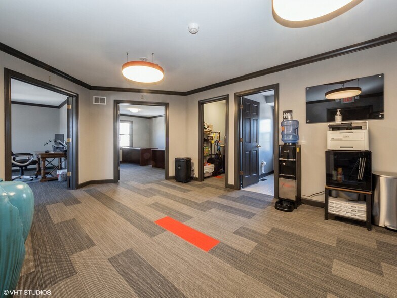 More Photos Of 1600 W Colonial Pky, Inverness Office For Lease