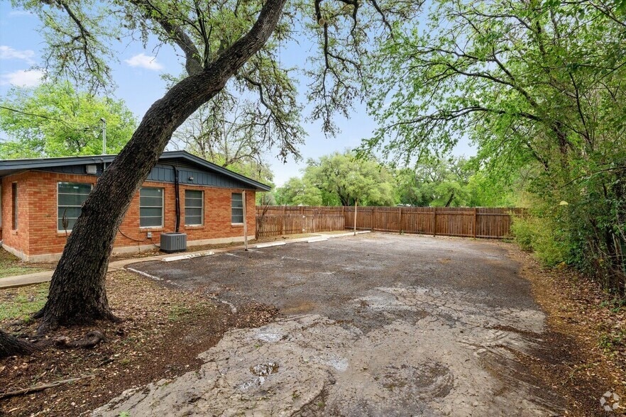 More Photos Of 10205 Old Manchaca Rd, Austin Flex For Lease