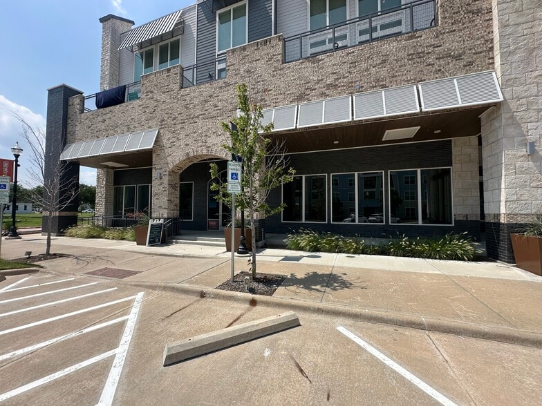 More Photos Of 300 Lakefront Dr, Little Elm Apartments For Lease