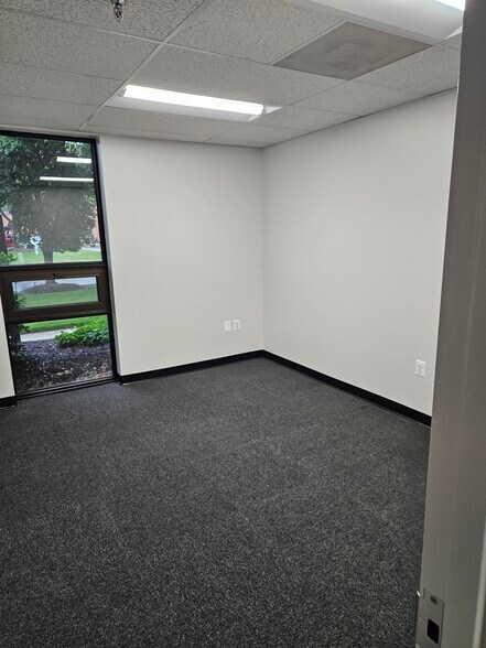 More Photos Of 2128 Espey Ct, Crofton Office For Lease
