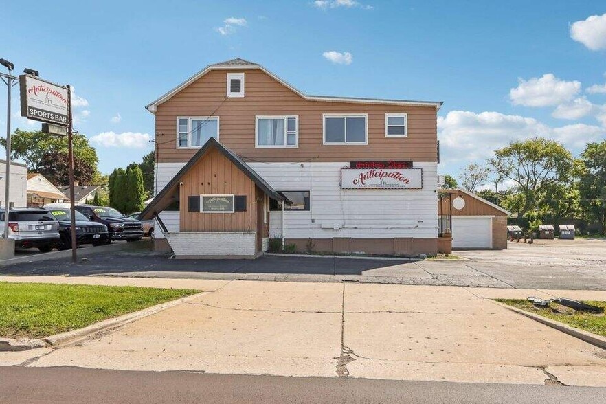 More Photos Of 6218 S 27th St, Milwaukee Restaurant For Sale
