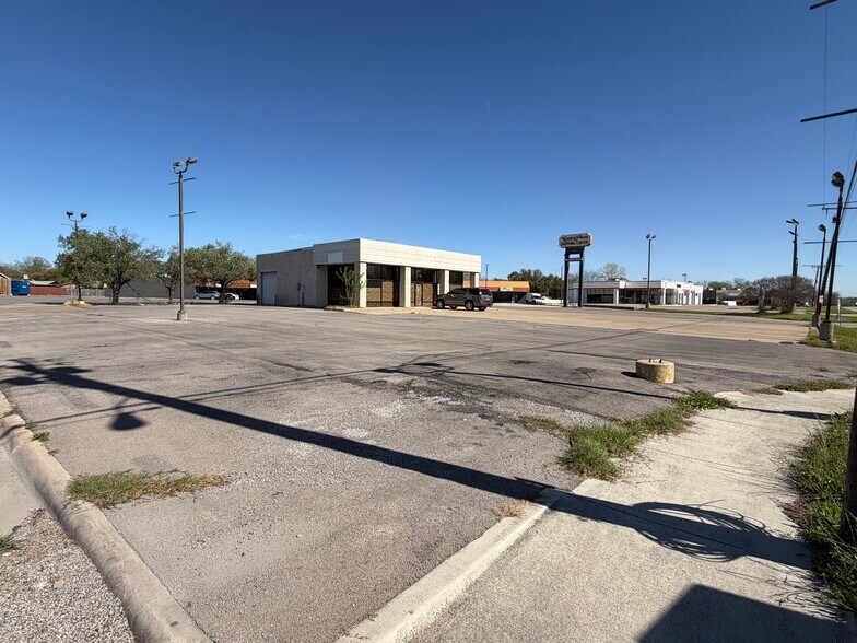 More Photos Of 8051 Boulevard 26, North Richland Hills Flex For Sale