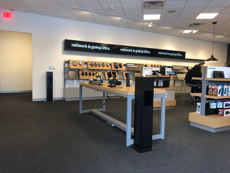 More Photos Of 3365 S Main St, Elkhart Freestanding For Sale