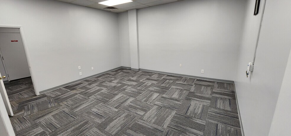 More Photos Of 424 Wentz St, Tiffin Storefront Retail Office For Lease