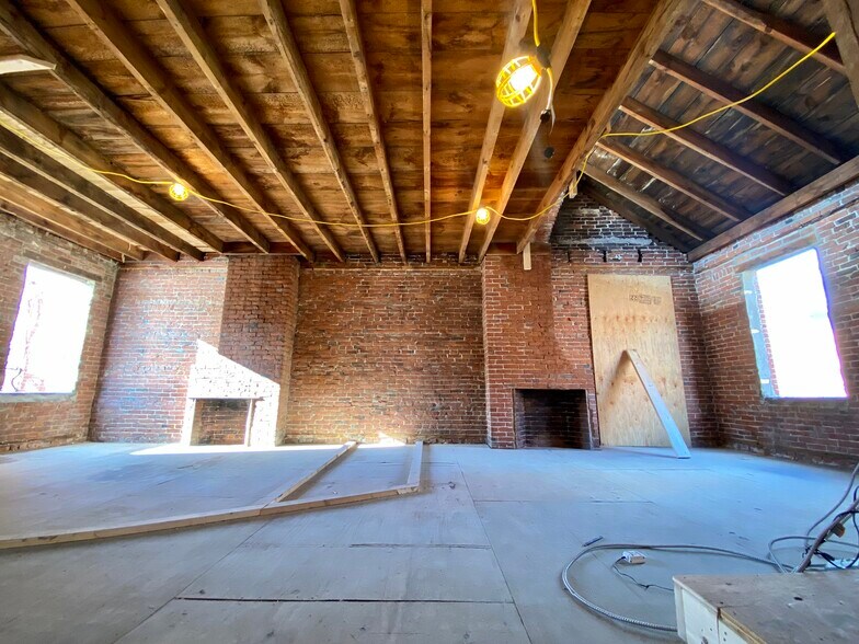 More Photos Of 29-31 Paige St, Lowell Office For Sale