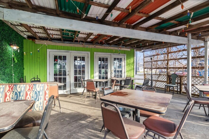 More Photos Of 495 Van Alstyne Pky, Van Alstyne Restaurant For Sale