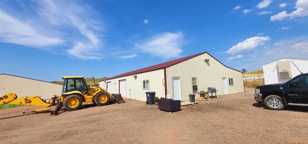 More Photos Of 2052 NW 125th Ave, Watford City Self Storage For Sale